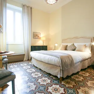 Le Flaneur Vintage Couette-café